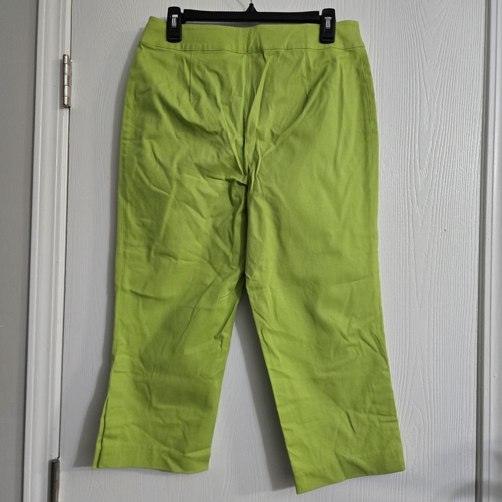 Monroe & Main Lime Green Capris - Picture 5 of 9